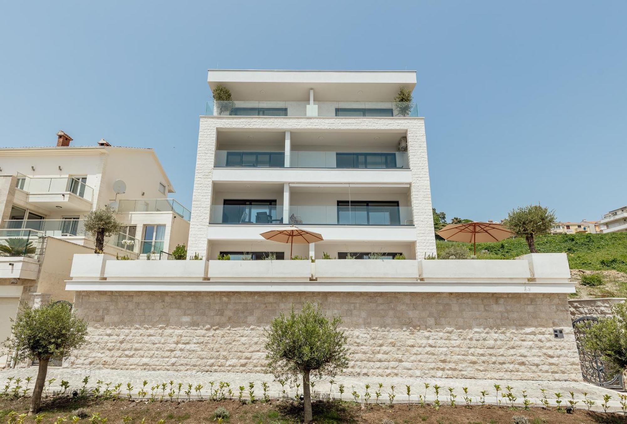 Savina Beachfront Oasis Herceg Novi Eksteriør billede