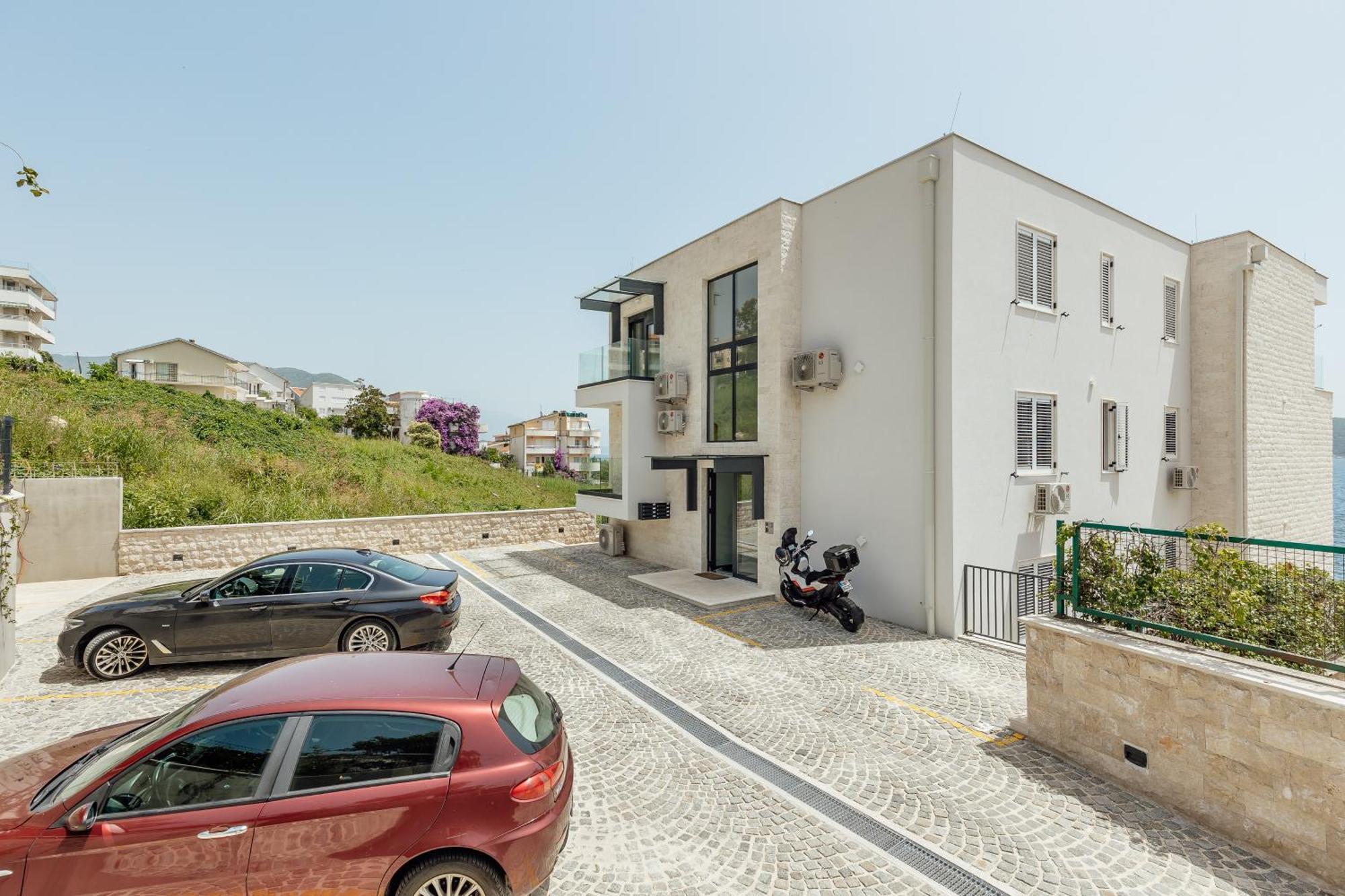 Savina Beachfront Oasis Herceg Novi Eksteriør billede