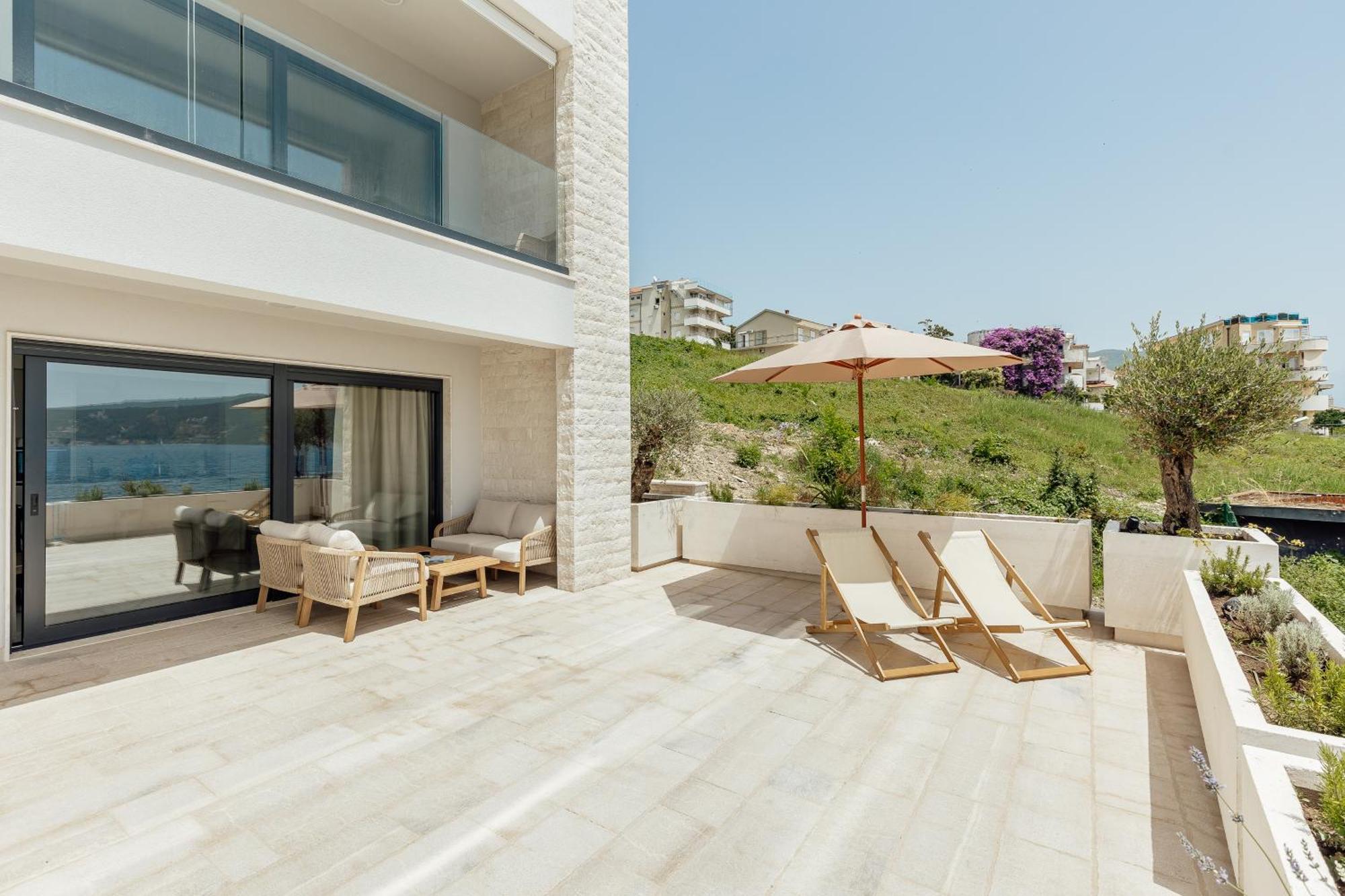 Savina Beachfront Oasis Herceg Novi Eksteriør billede