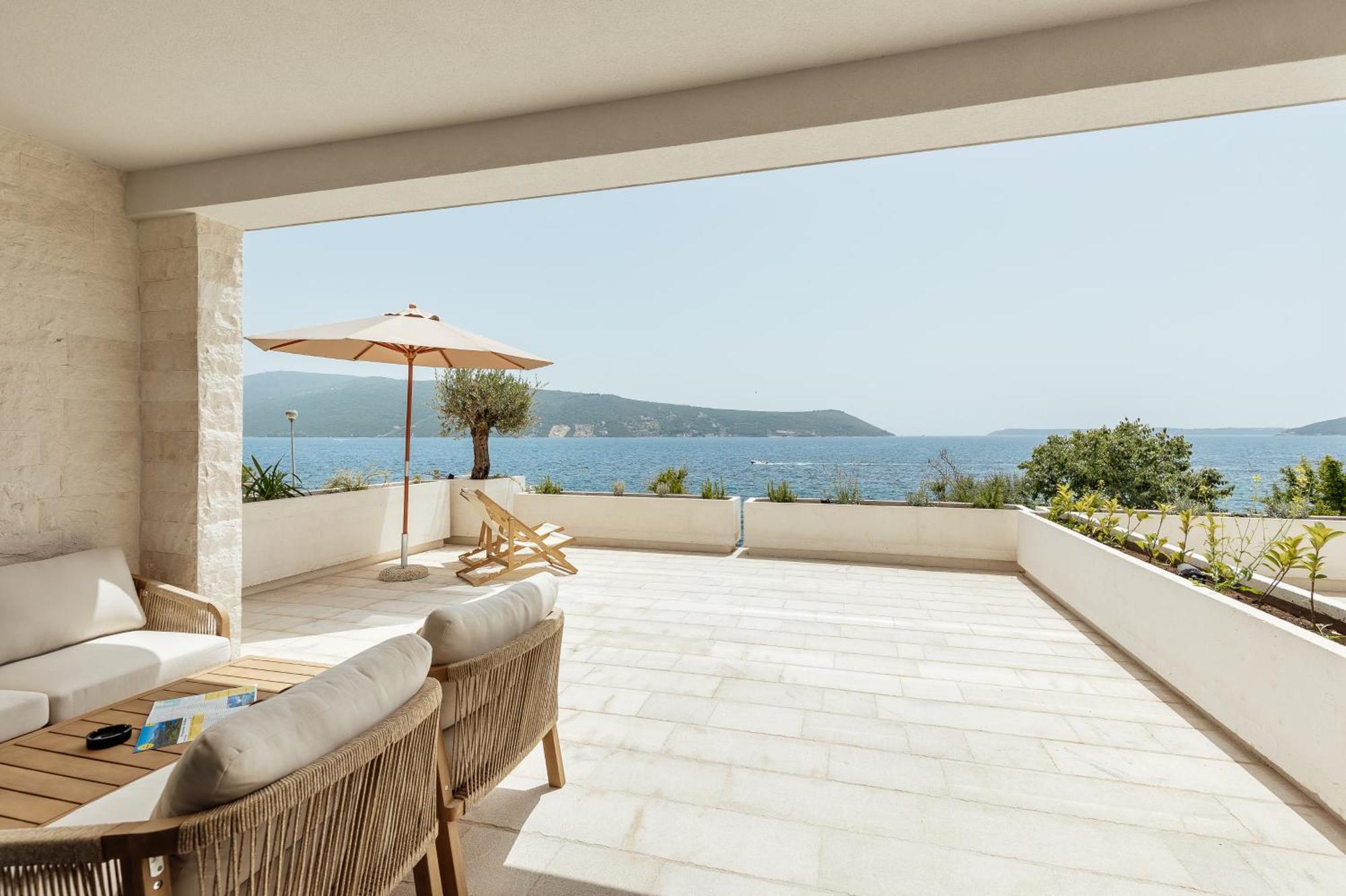 Savina Beachfront Oasis Herceg Novi Eksteriør billede
