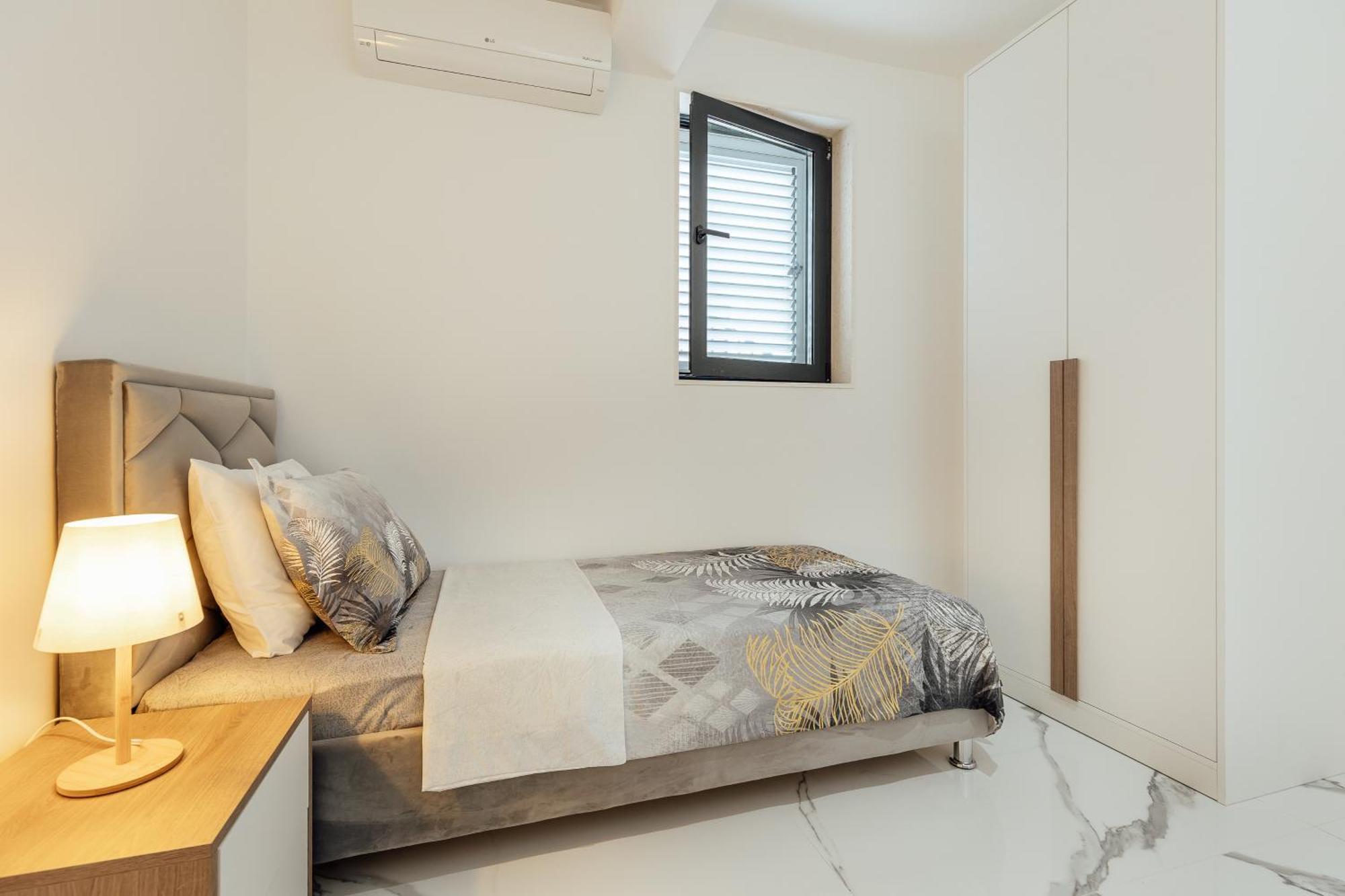 Savina Beachfront Oasis Herceg Novi Eksteriør billede