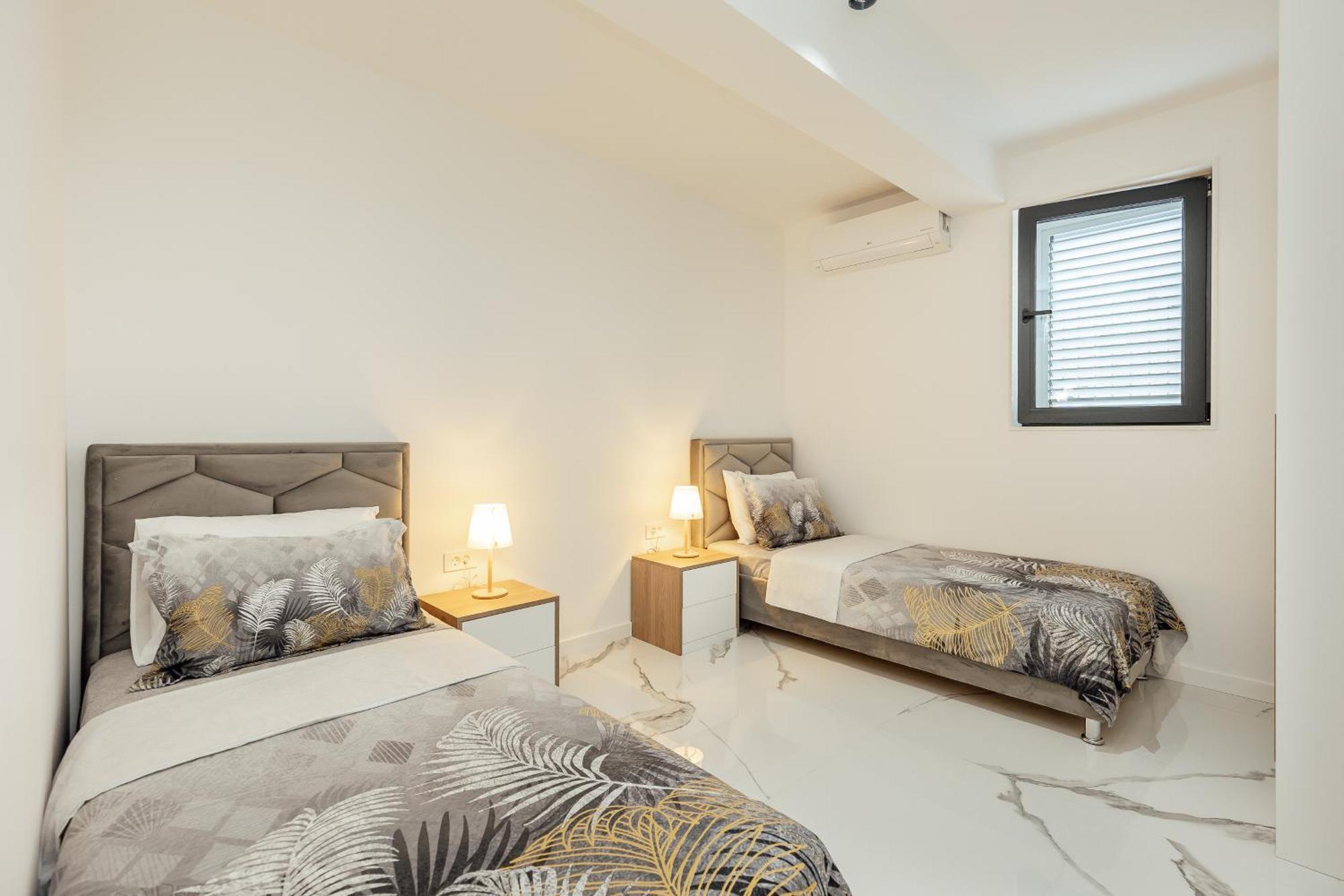 Savina Beachfront Oasis Herceg Novi Eksteriør billede