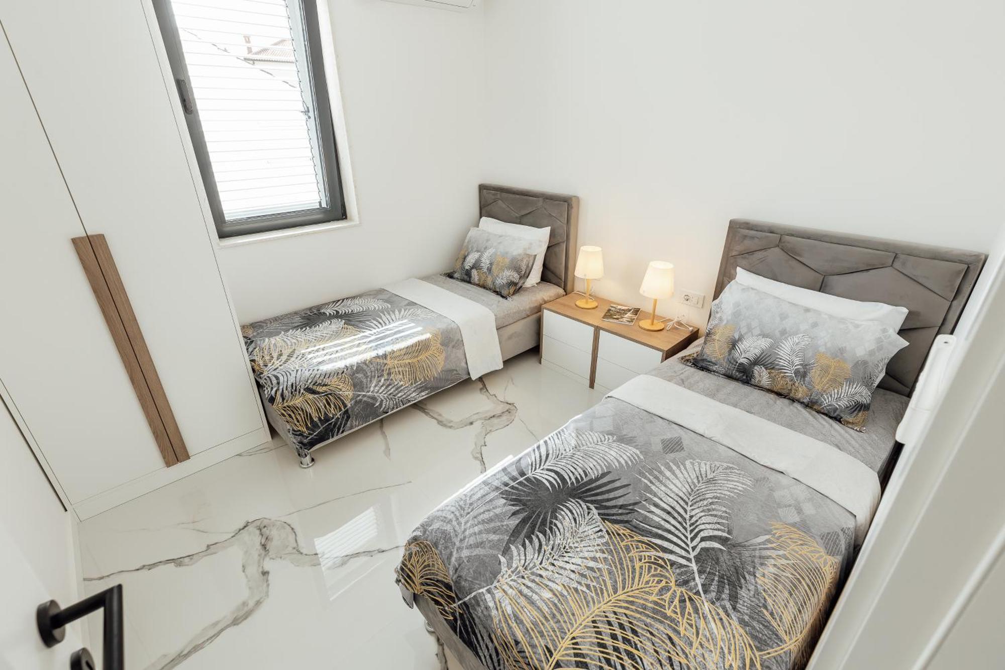 Savina Beachfront Oasis Herceg Novi Eksteriør billede