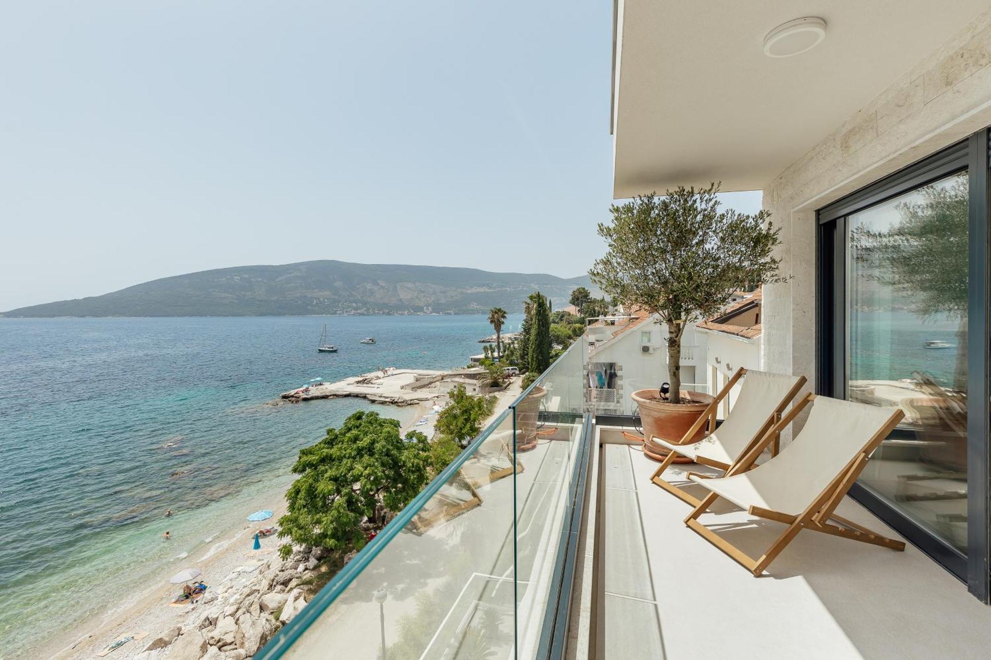 Savina Beachfront Oasis Herceg Novi Eksteriør billede