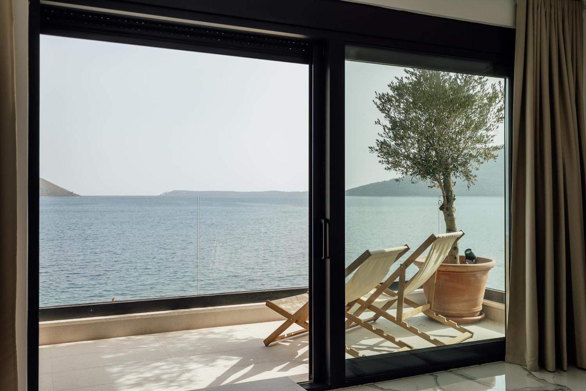 Savina Beachfront Oasis Herceg Novi Eksteriør billede