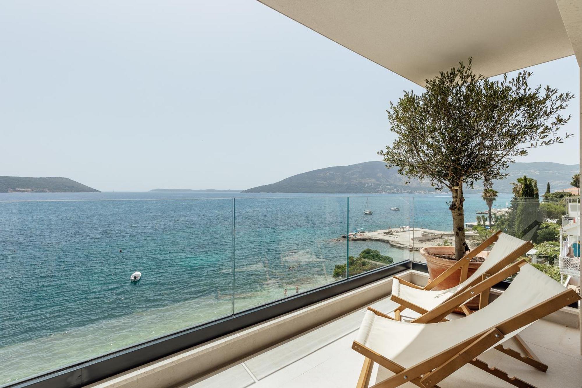 Savina Beachfront Oasis Herceg Novi Eksteriør billede
