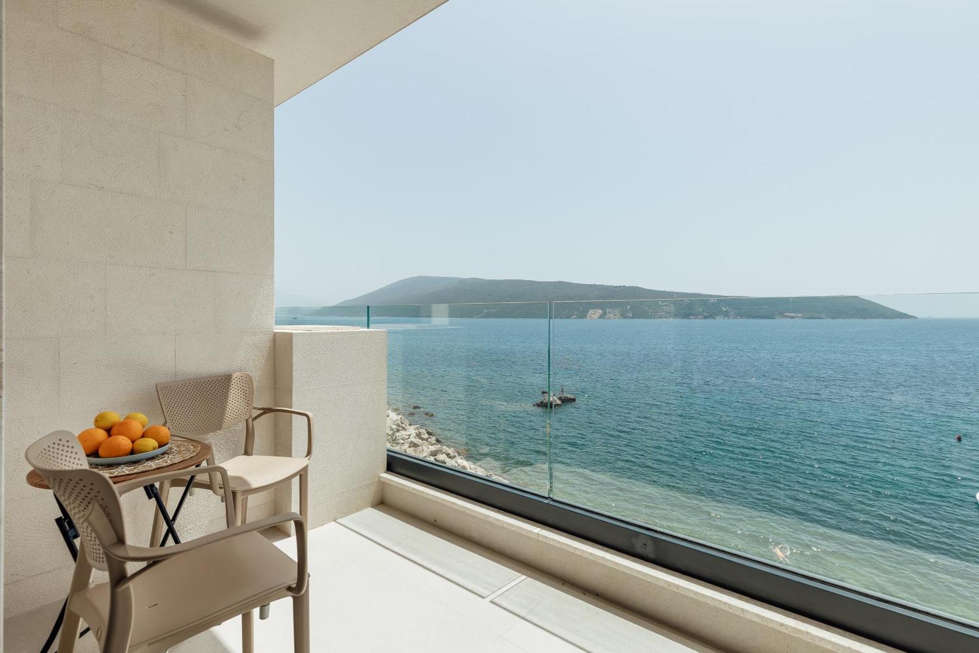 Savina Beachfront Oasis Herceg Novi Eksteriør billede