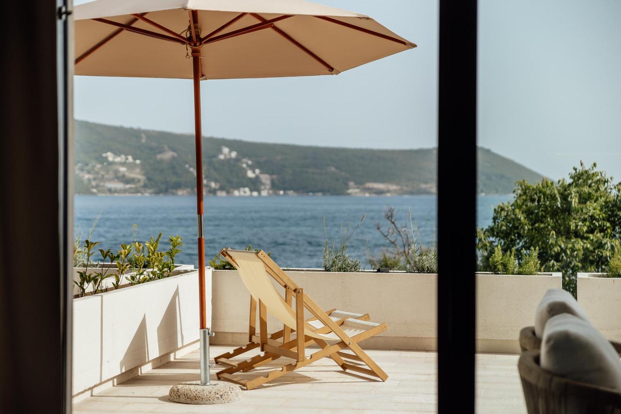 Savina Beachfront Oasis Herceg Novi Eksteriør billede