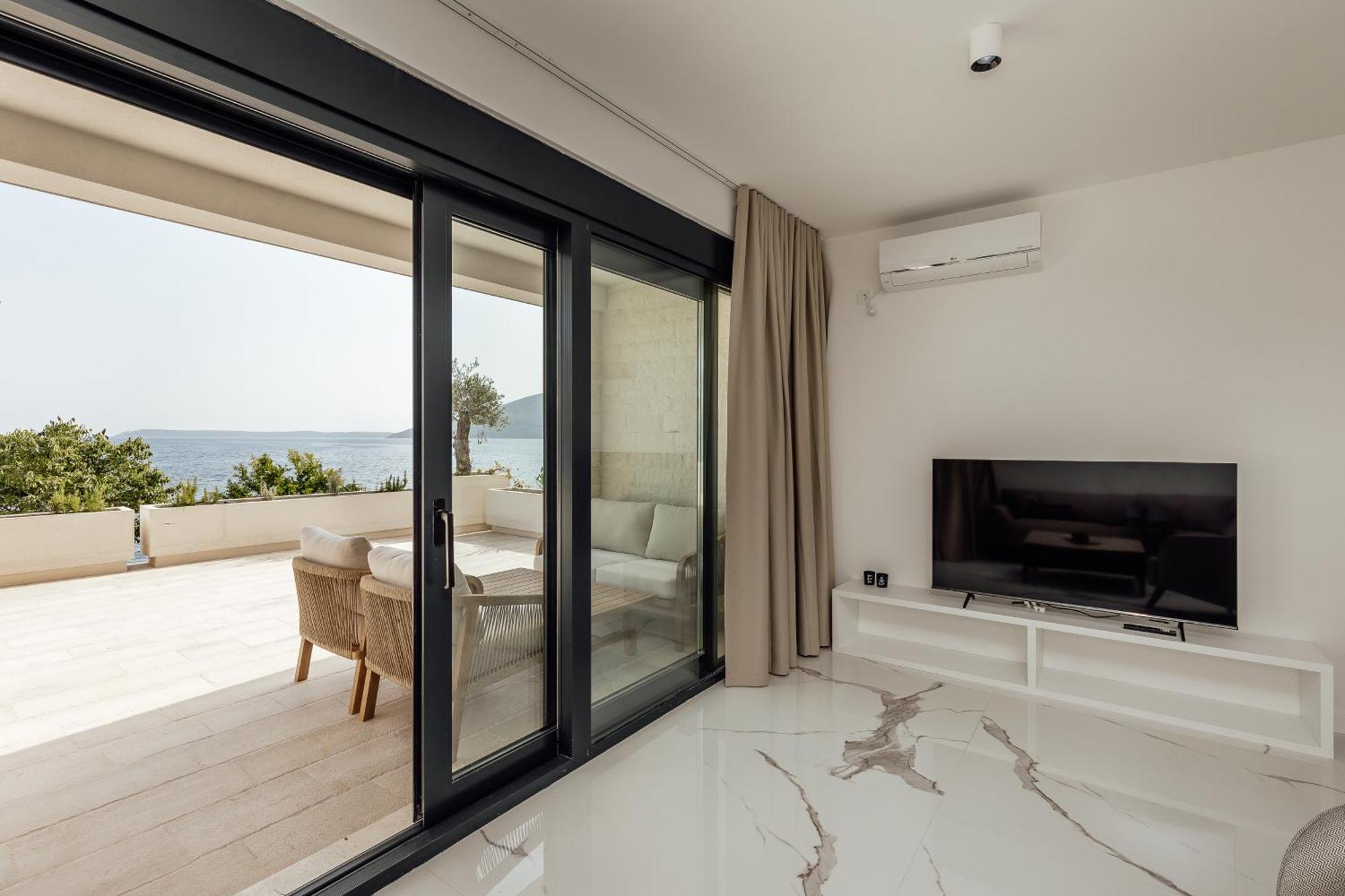 Savina Beachfront Oasis Herceg Novi Eksteriør billede
