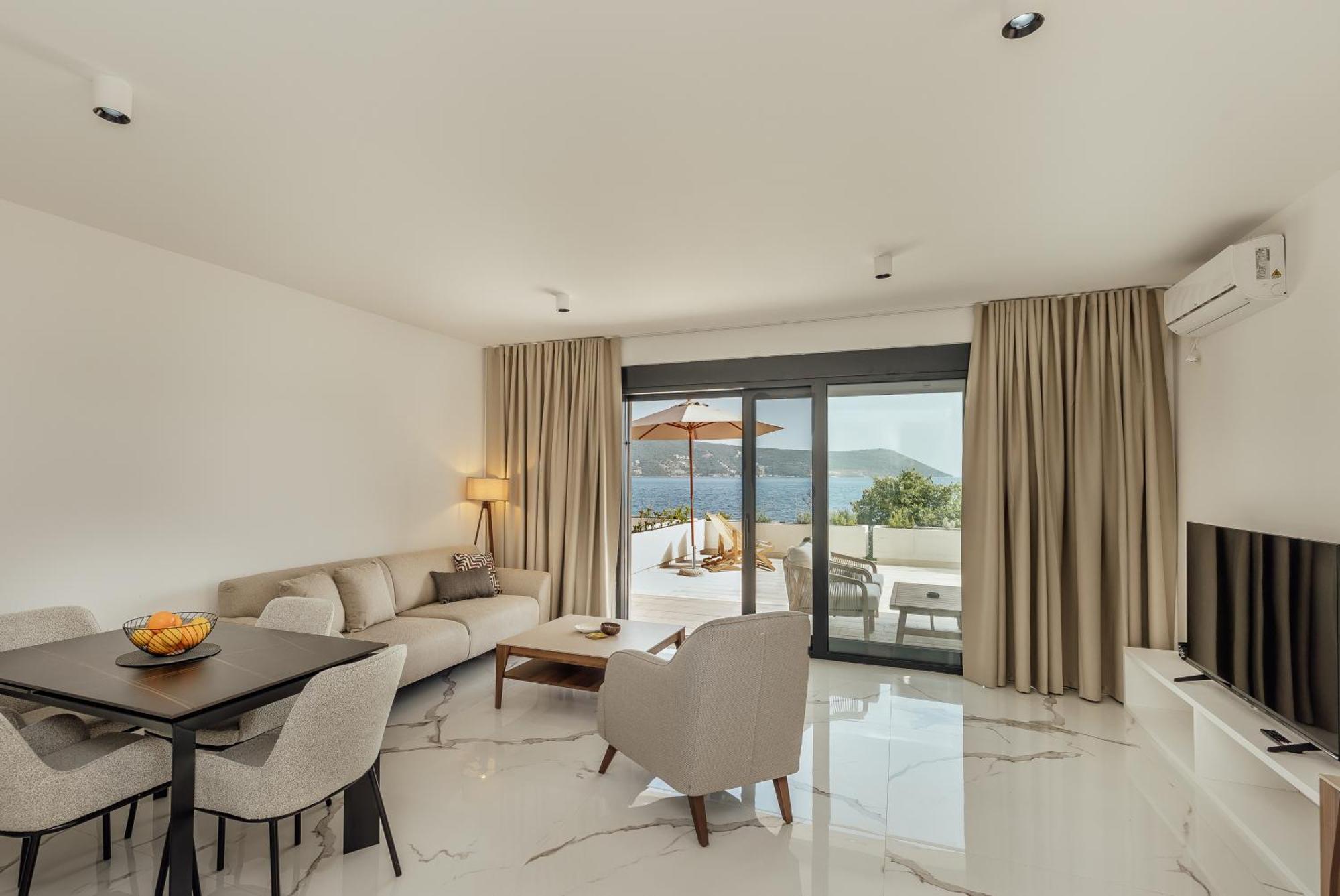 Savina Beachfront Oasis Herceg Novi Eksteriør billede