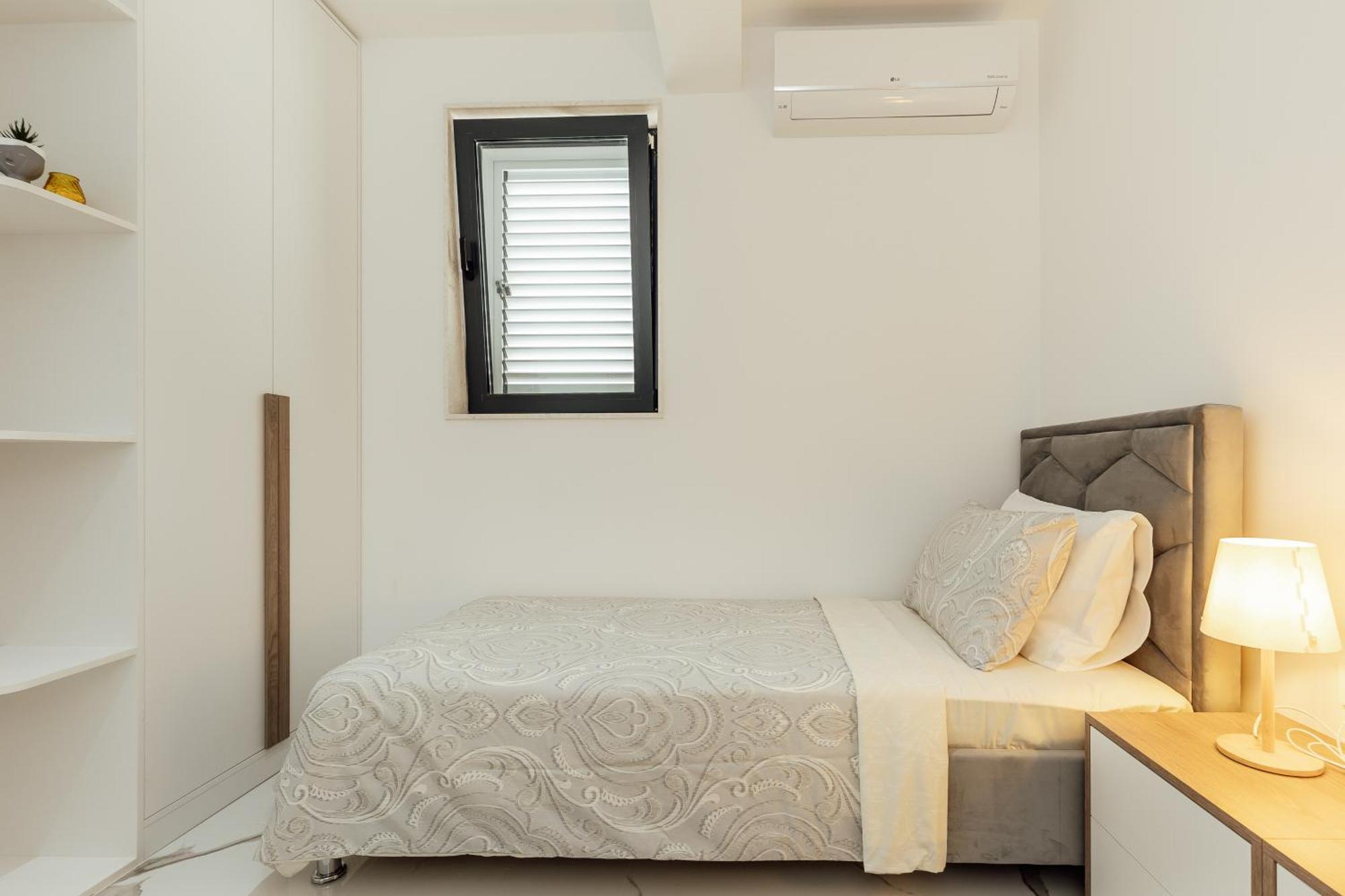 Savina Beachfront Oasis Herceg Novi Eksteriør billede