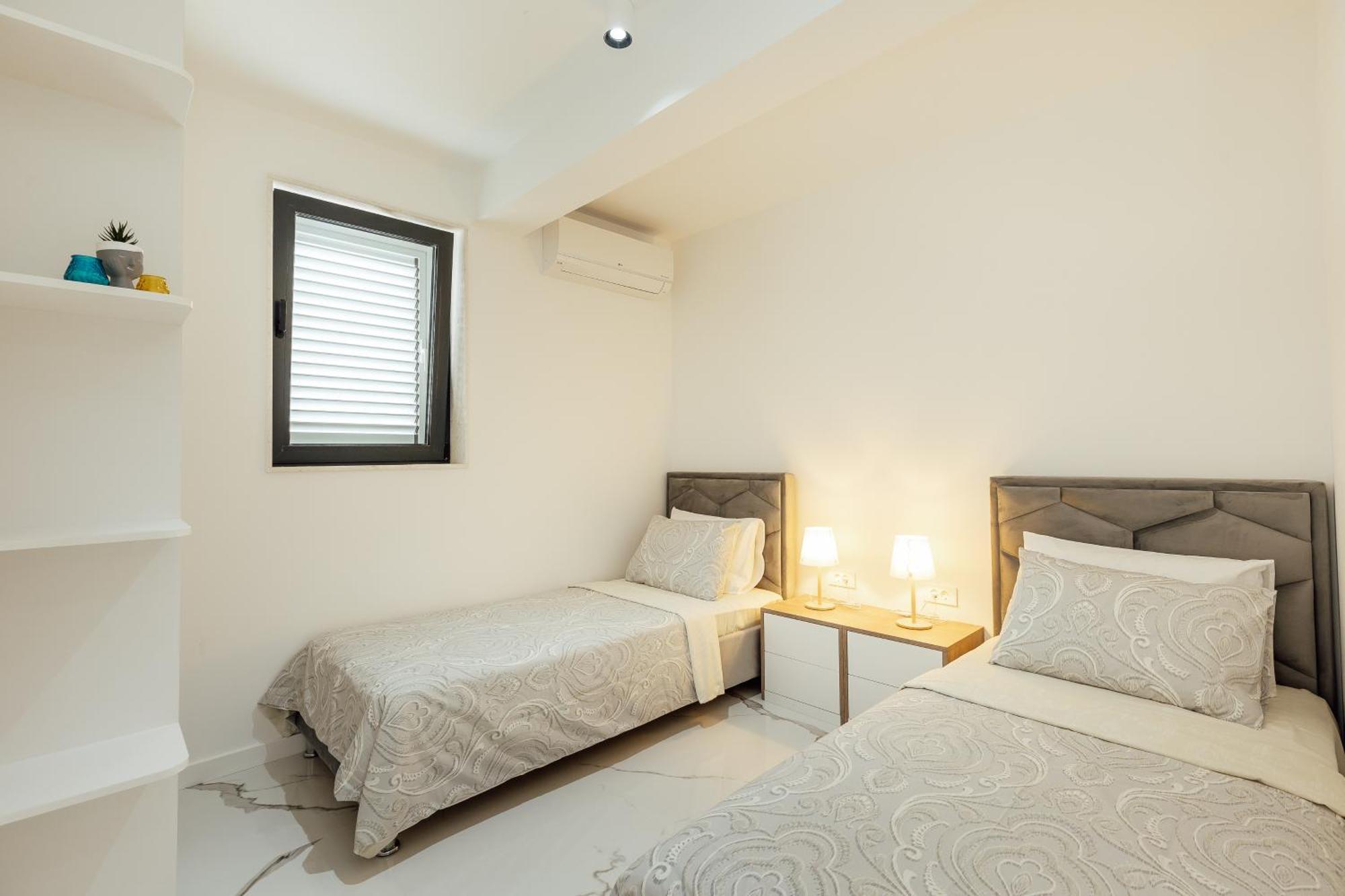 Savina Beachfront Oasis Herceg Novi Eksteriør billede