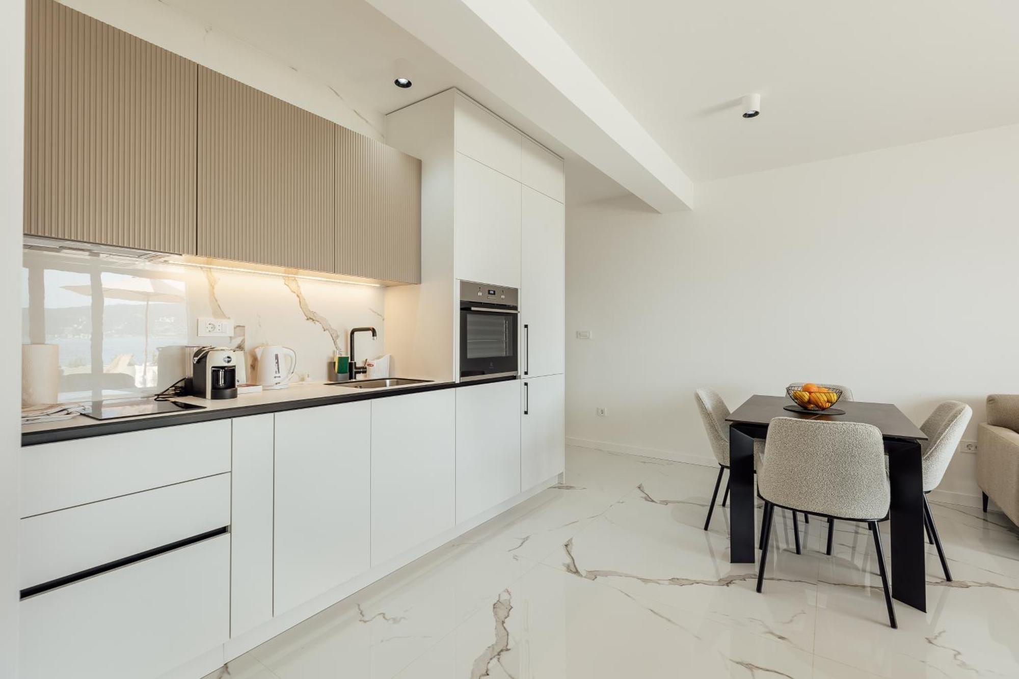 Savina Beachfront Oasis Herceg Novi Eksteriør billede